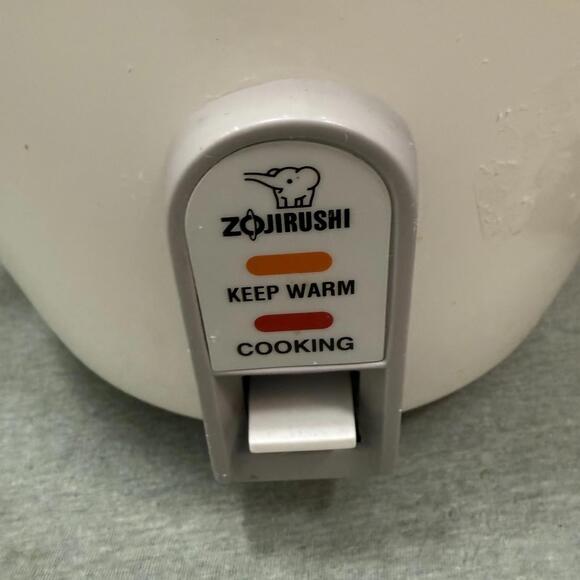 Zojirushi NHS-10 6-Cup Uncooked Rice Cooker w/ Steamer Tray TESTED - Picture 2 of 6